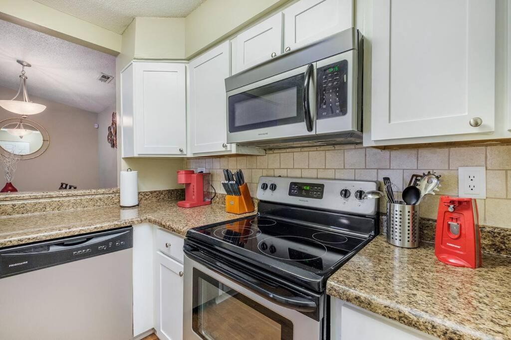 Charming Apartment With Wi-Fi Charlotte Exterior photo